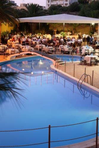 Vuoi visitare Marsala e soggiornare in un albergo ricco di servizi? Prenota al Hotel President