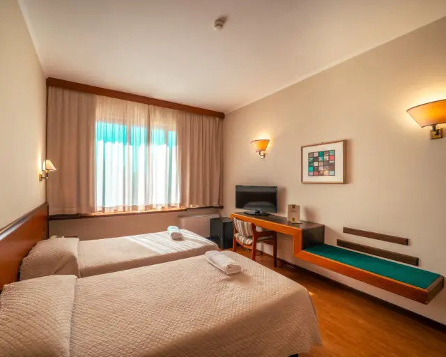 Camere che parlano di te.✨

128 camere dotate di Wi-Fi gratuito vi aspettano. Che siate in città per vacanza o per lavoro, ogni dettaglio è pensato per il vostro benessere.
𝐏𝐫𝐞𝐧𝐨𝐭𝐚 𝐨𝐫𝐚 𝐢𝐥 𝐭𝐮𝐨 𝐬𝐨𝐠𝐠𝐢𝐨𝐫𝐧𝐨 𝐩𝐞𝐫 𝐬𝐜𝐨𝐩𝐫𝐢𝐫𝐞 𝐢𝐥 𝐦𝐞𝐠𝐥𝐢𝐨 𝐝𝐢 𝐌𝐚𝐫𝐬𝐚𝐥𝐚!

𝘝𝘪𝘢 𝘕𝘪𝘯𝘰 𝘉𝘪𝘹𝘪𝘰, 𝟣 𝘔𝘢𝘳𝘴𝘢𝘭𝘢 (𝘛𝘗) - 𝟢𝟫𝟤𝟥 𝟫𝟫𝟫𝟥𝟥𝟥

#HotelPresident #marsala #MarsalaExperience #BusinessHotel #SicilyTravel #PiscinaeSolarium #MarsalaWeekend