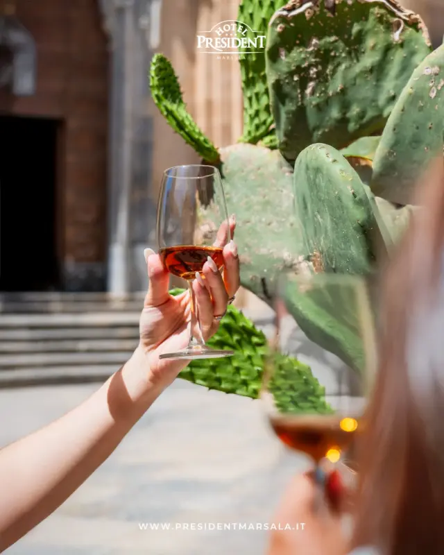 Scopri il Marsala DOC 🍷

Tra le mani la storia di Marsala, negli occhi la bellezza del Duomo. Ogni sorso racconta secoli di tradizione, ogni sguardo abbraccia l'anima di questa città unica.

Lasciati conquistare da Marsala. Inizia il viaggio con noi.
👉 Prenota su www.presidentmarsala.it

#HotelPresident #marsala #MarsalaExperience #BusinessHotel #SicilyTravel #PiscinaeSolarium #MarsalaWeekend #winemarsala