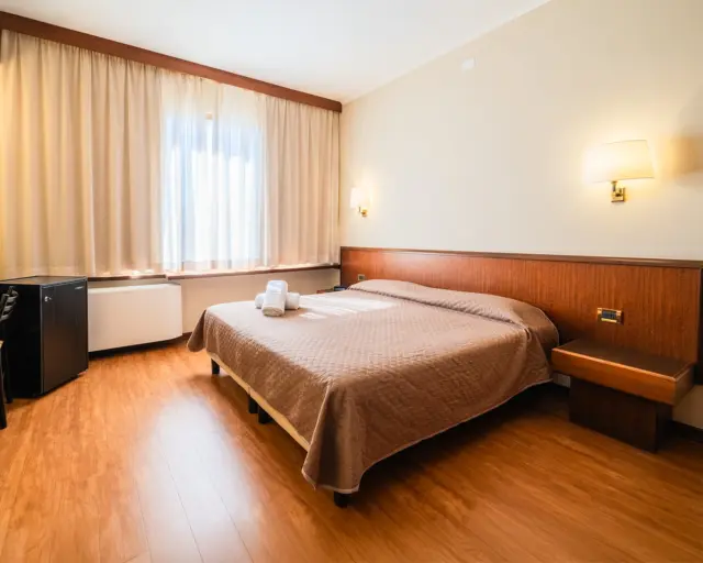 La posizione giusta, il relax assicurato 🛌🏻

Vicino ai principali punti d’interesse e con tutti i servizi a portata di mano.
𝐏𝐫𝐞𝐧𝐨𝐭𝐚 𝐢𝐥 𝐭𝐮𝐨 𝐚𝐧𝐠𝐨𝐥𝐨 𝐝𝐢 𝐫𝐞𝐥𝐚𝐱.

#HotelPresident #marsala #MarsalaExperience #BusinessHotel #SicilyTravel #PiscinaeSolarium #MarsalaWeekend